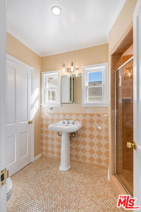 4649 Sancola Avenue - Photo 32