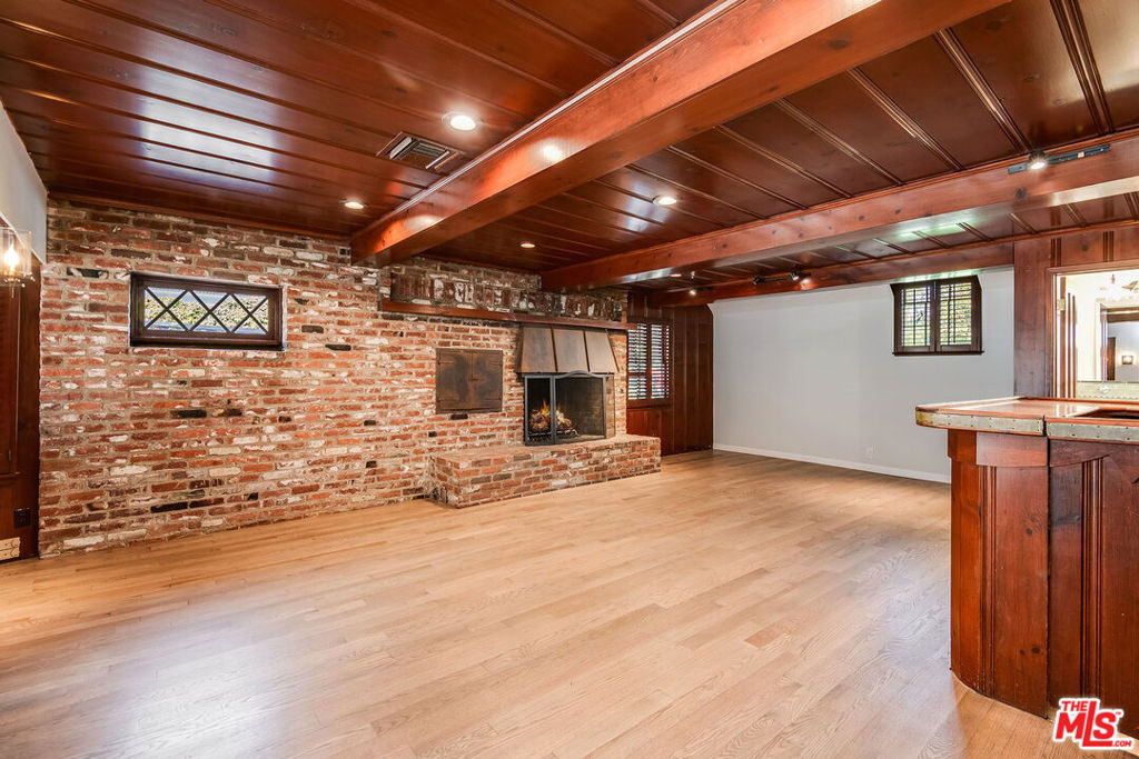4649 Sancola Avenue - Photo 12