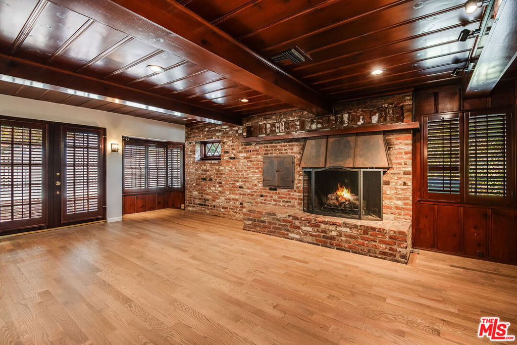 4649 Sancola Avenue - Photo 15