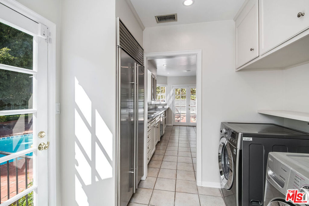 4649 Sancola Avenue - Photo 28