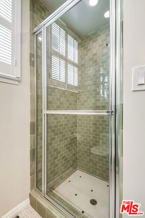 4649 Sancola Avenue - Photo 18