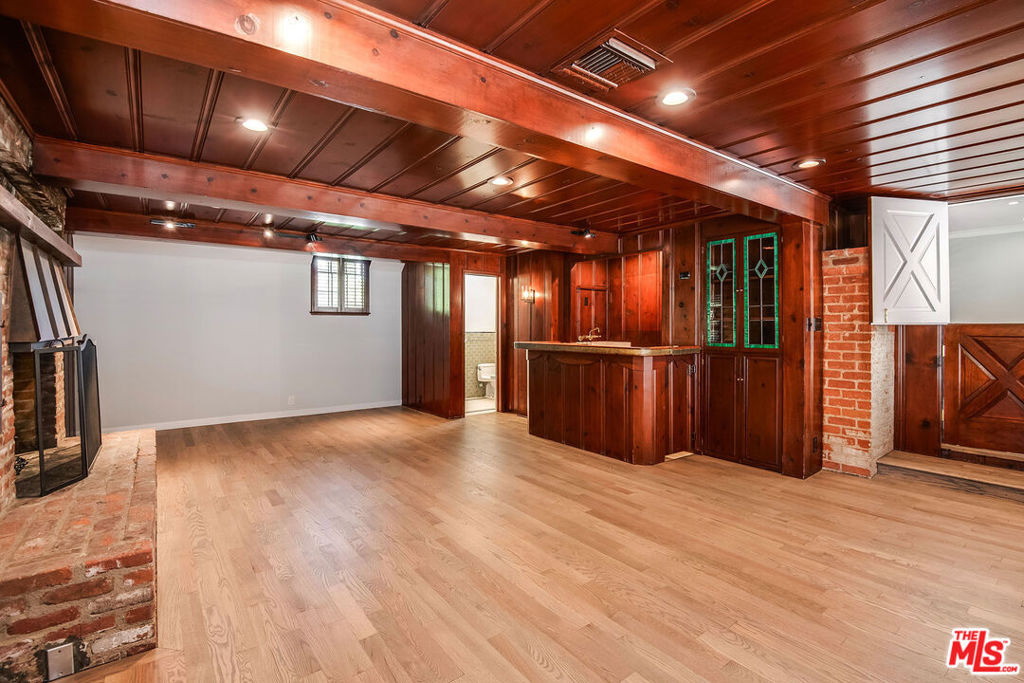 4649 Sancola Avenue - Photo 13