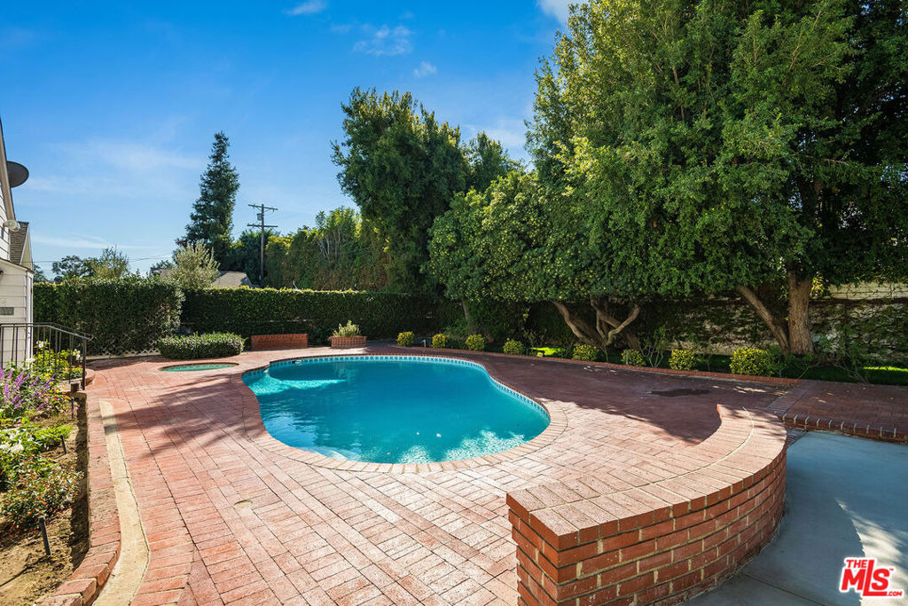 4649 Sancola Avenue - Photo 42