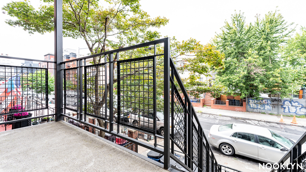 1142 Lafayette Avenue - Photo 1