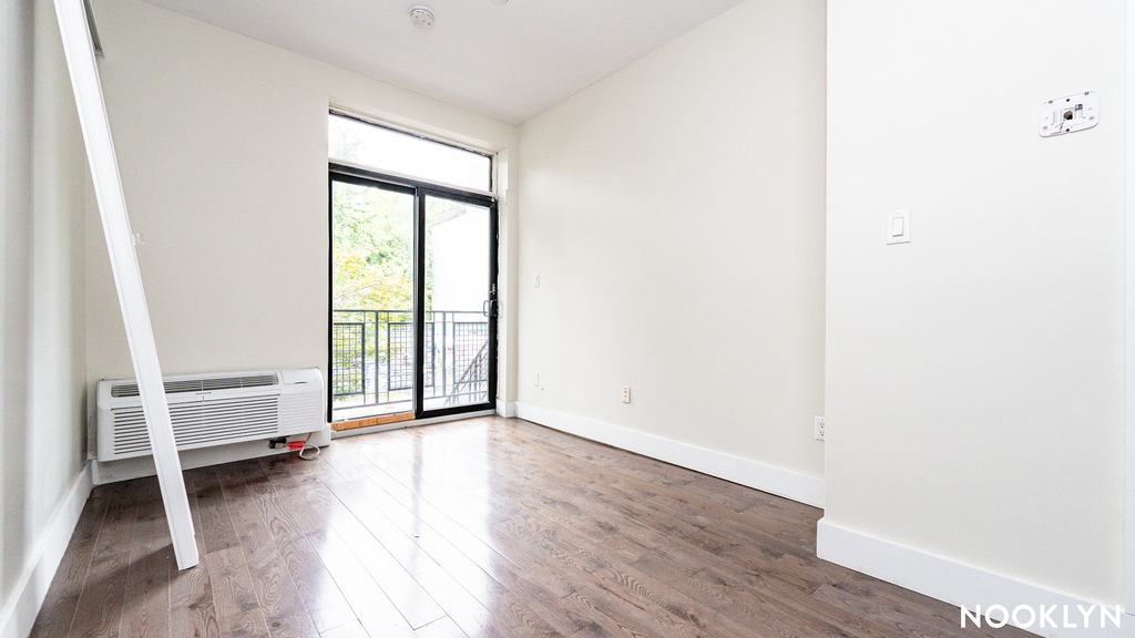 1142 Lafayette Avenue - Photo 9