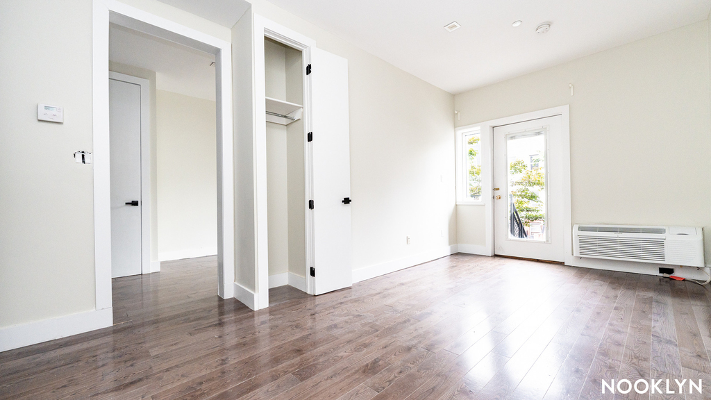 1142 Lafayette Avenue - Photo 4