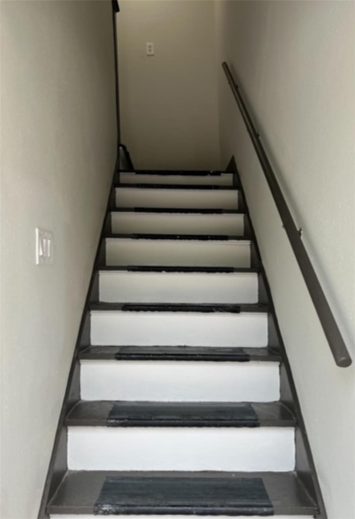 4704 Greenbriar - Photo 1