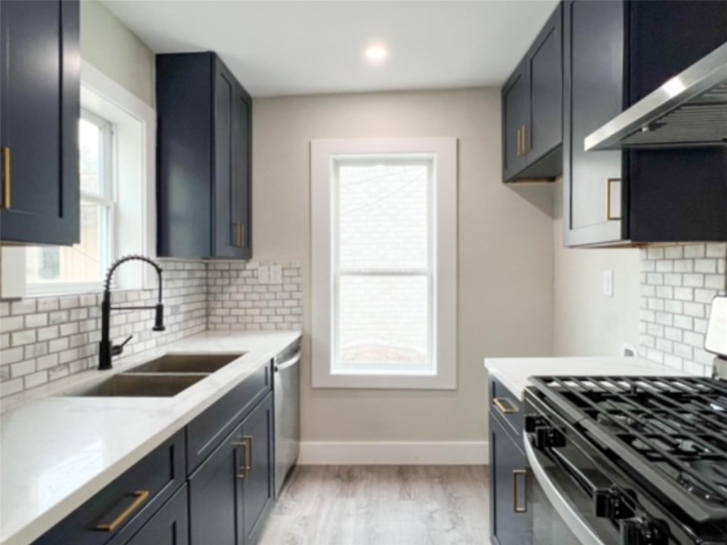 4704 Greenbriar - Photo 4