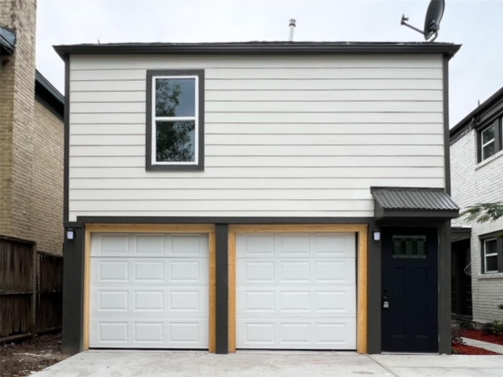 4704 Greenbriar - Photo 0
