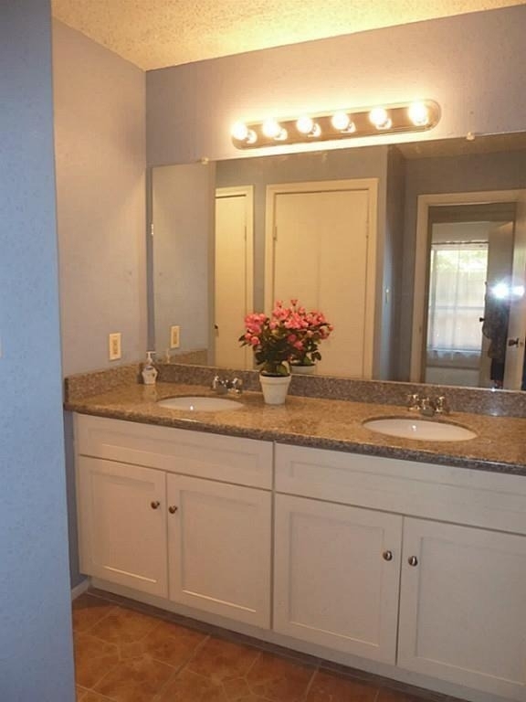 7900 N Stadium Drive - Photo 3