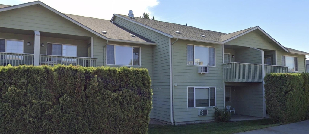 242 Sw 3rd St - Photo 1