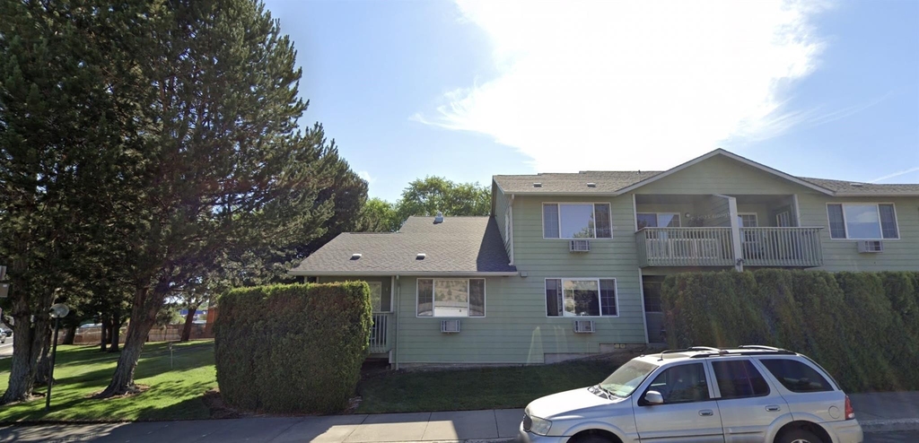 242 Sw 3rd St - Photo 4