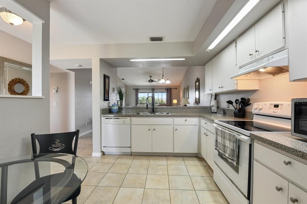 449 Royal Poinciana - Photo 5