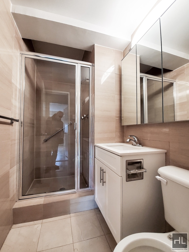 East 71st Street - Photo 8