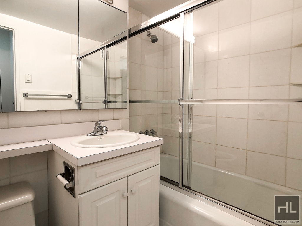 East 71st Street - Photo 7