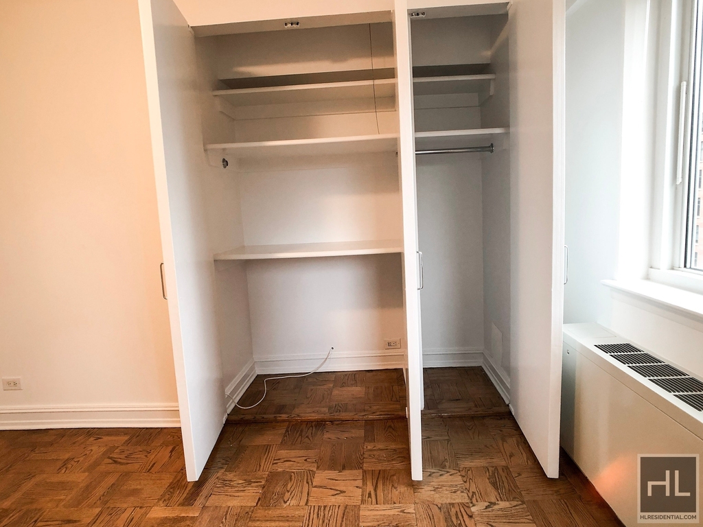 East 71st Street - Photo 5