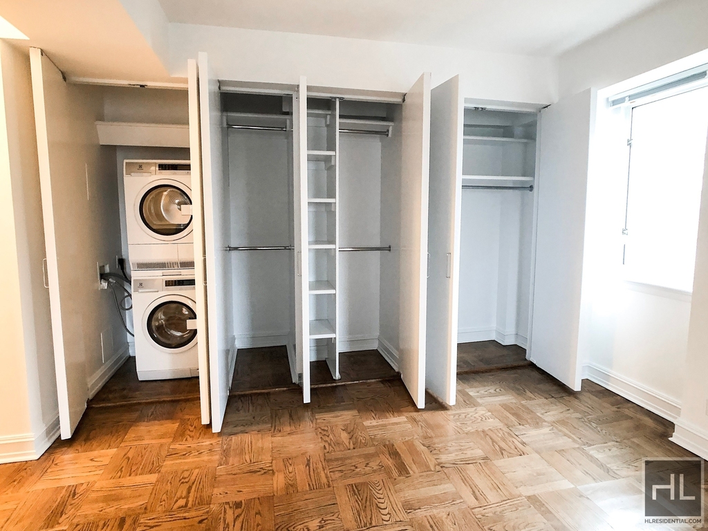East 71st Street - Photo 6