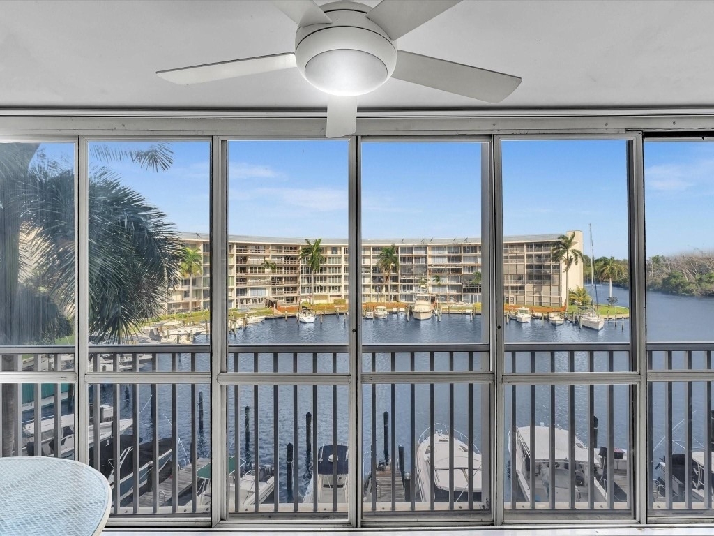 1537 E Hillsboro Boulevard - Photo 22