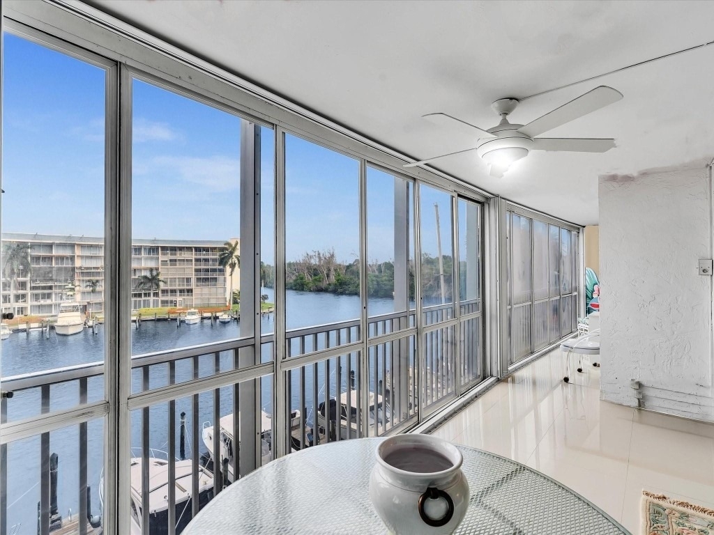 1537 E Hillsboro Boulevard - Photo 23