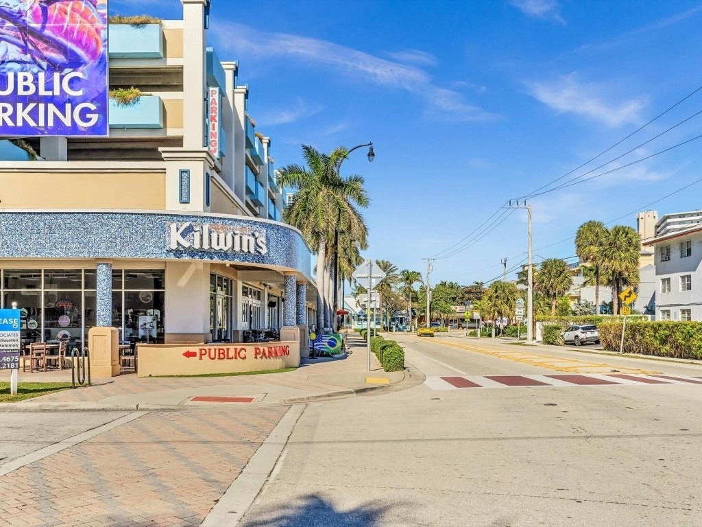1537 E Hillsboro Boulevard - Photo 48