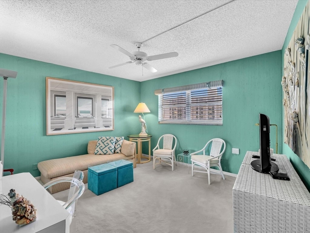 1537 E Hillsboro Boulevard - Photo 36