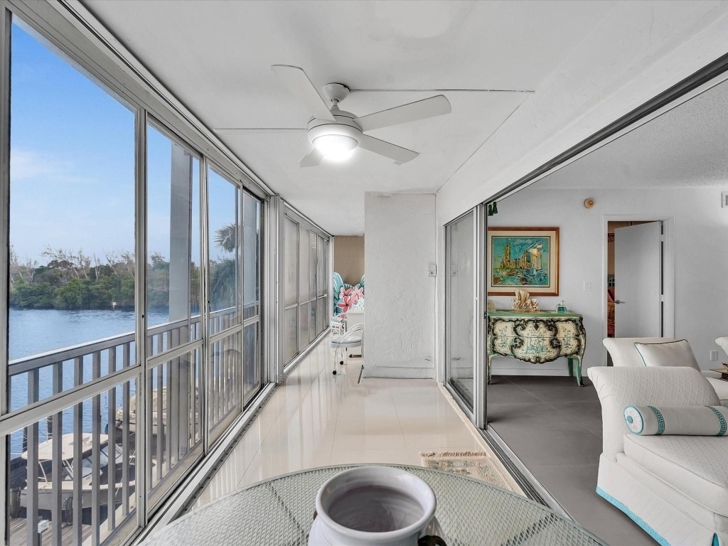 1537 E Hillsboro Boulevard - Photo 24