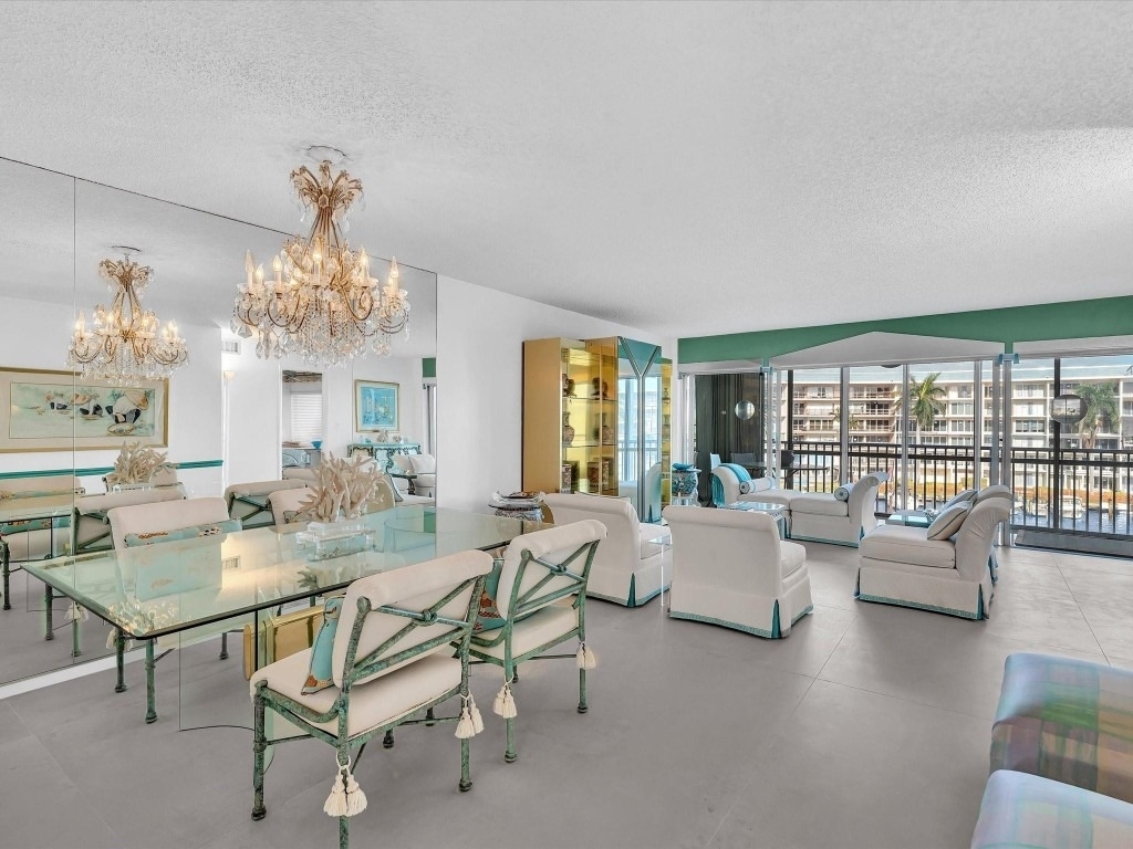 1537 E Hillsboro Boulevard - Photo 11