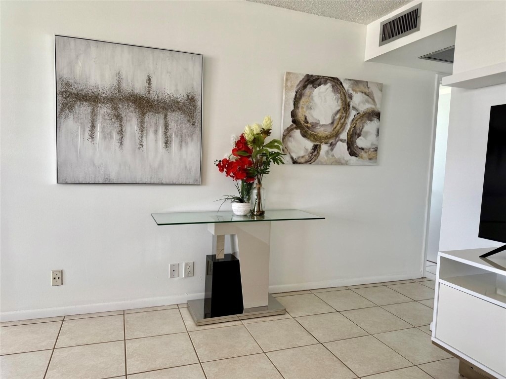 144 Farnham F - Photo 9