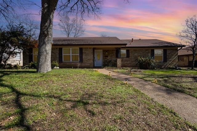 2404 Crestview Circle - Photo 5