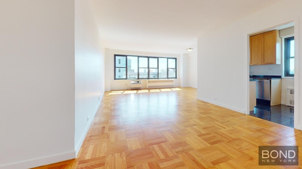 Fourth Avenue - Photo 11