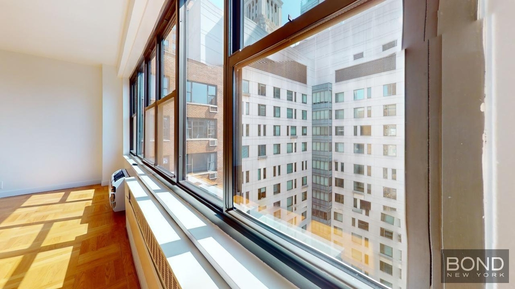Fourth Avenue - Photo 6