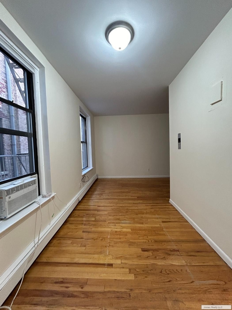293 Central Park W - Photo 2