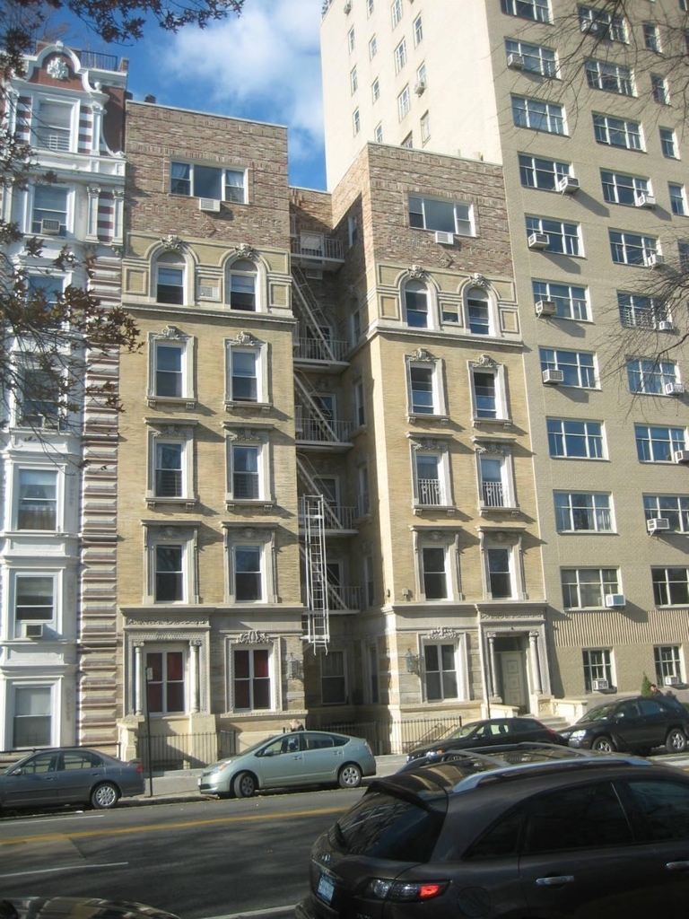 293 Central Park W - Photo 12