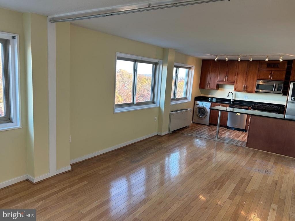 7333 New Hampshire Avenue - Photo 8