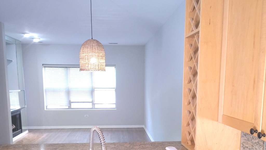2367 E 70th Place - Photo 4