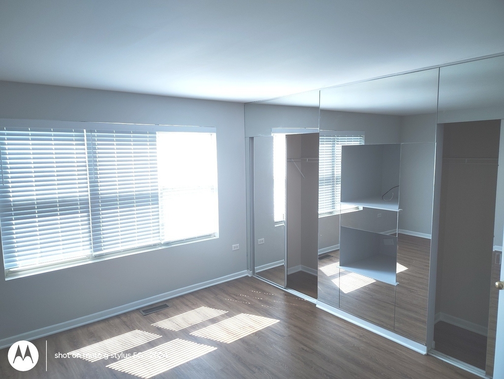 2367 E 70th Place - Photo 8