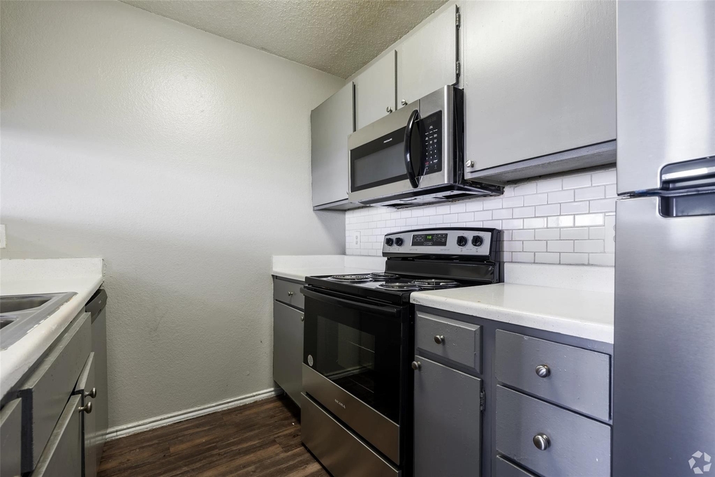 7610 Cameron Rd - Photo 6