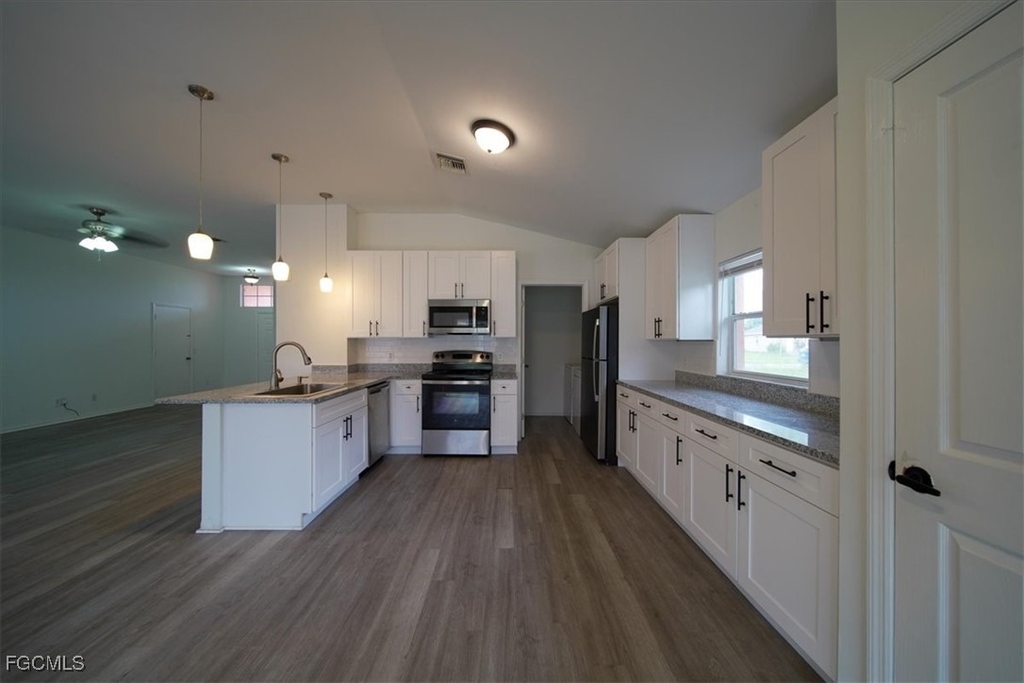 1502 Scholar Court - Photo 2