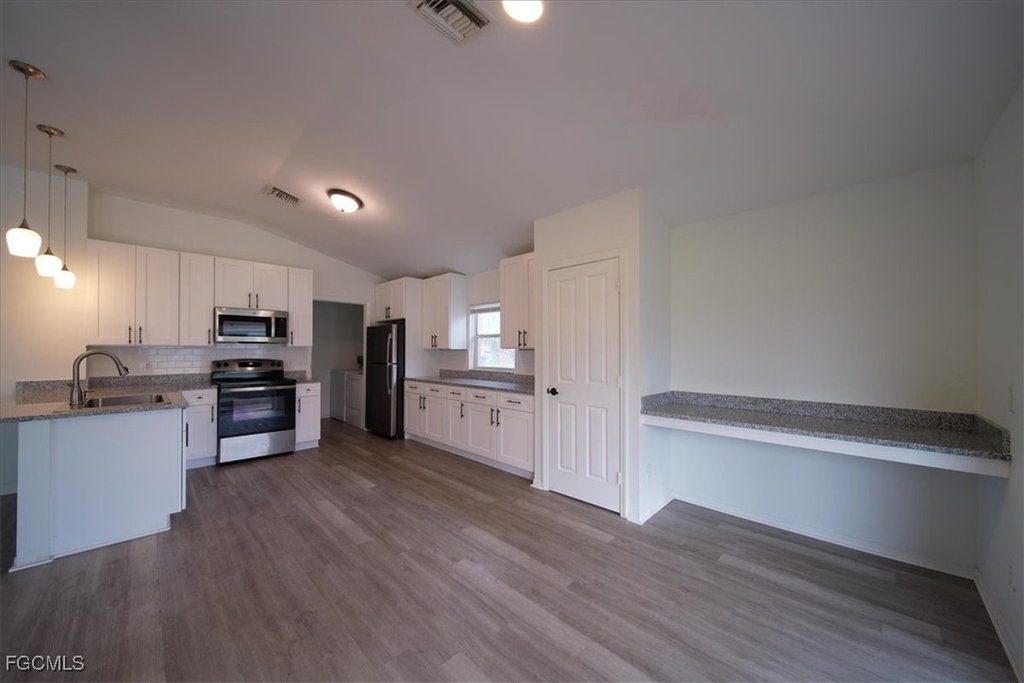 1502 Scholar Court - Photo 4