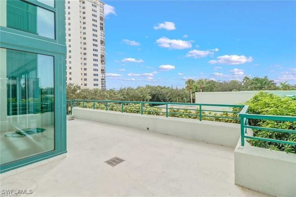 7515 Pelican Bay Boulevard - Photo 4