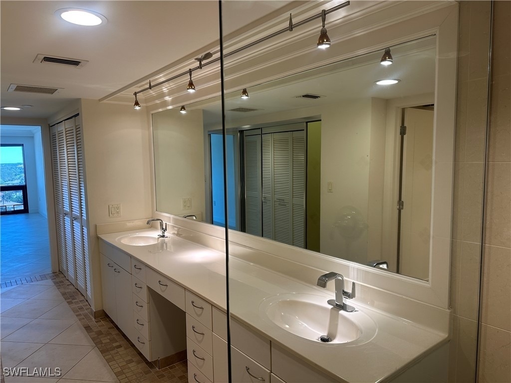 4751 Gulf Shore Boulevard N - Photo 4