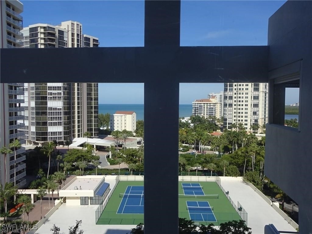 4751 Gulf Shore Boulevard N - Photo 11
