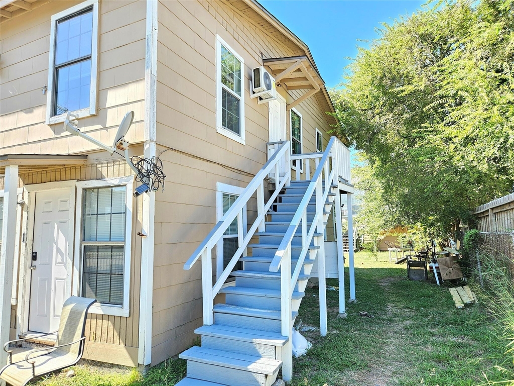 5008 Avenue S - Photo 6