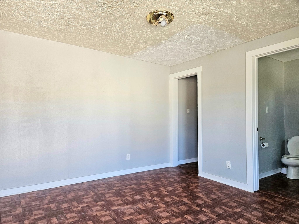 5008 Avenue S - Photo 1