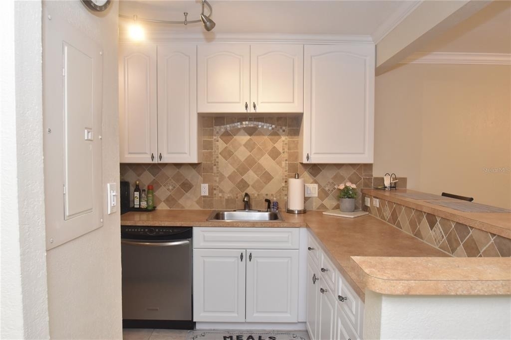 3700 S Osprey Avenue - Photo 2
