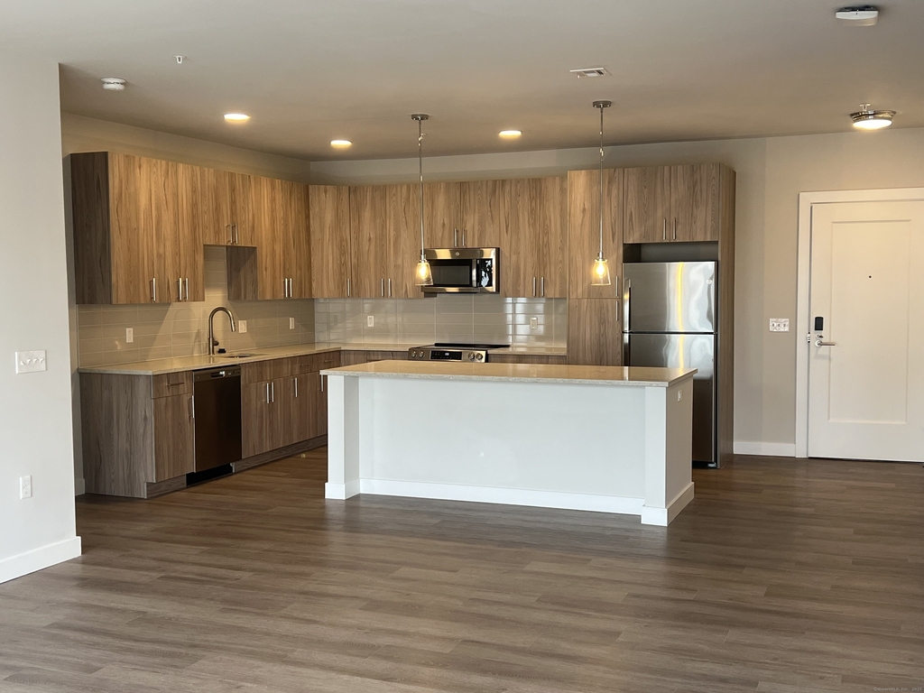467 West Avenue - Photo 2