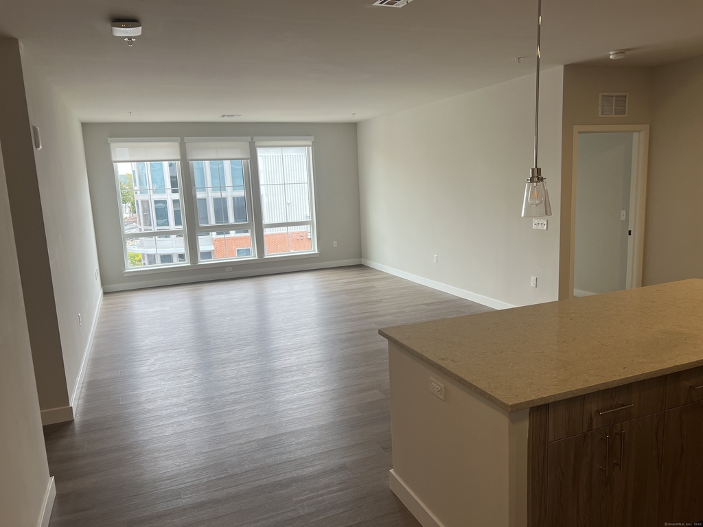 467 West Avenue - Photo 3
