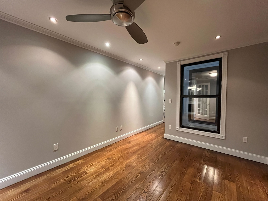 2BR in Hell's Kitchen - Photo 4