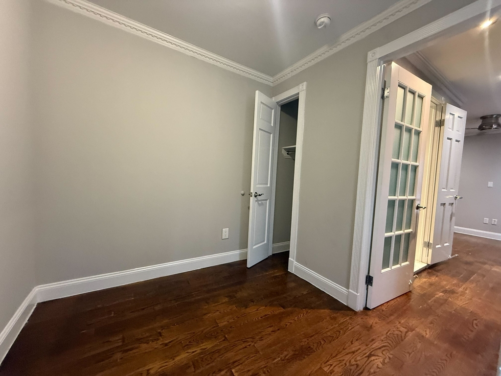 East 106th Street - Photo 3