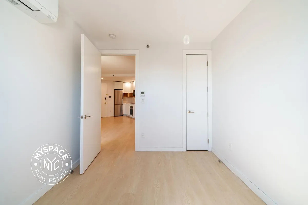 280 Meeker Avenue - Photo 8